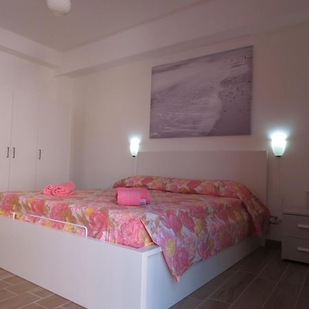 Vergilia Syracuse Bagian luar foto