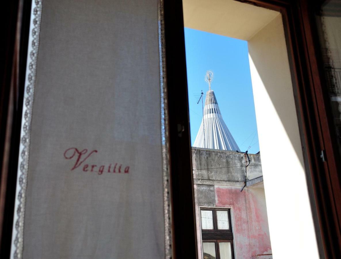 Vergilia Syracuse Bagian luar foto