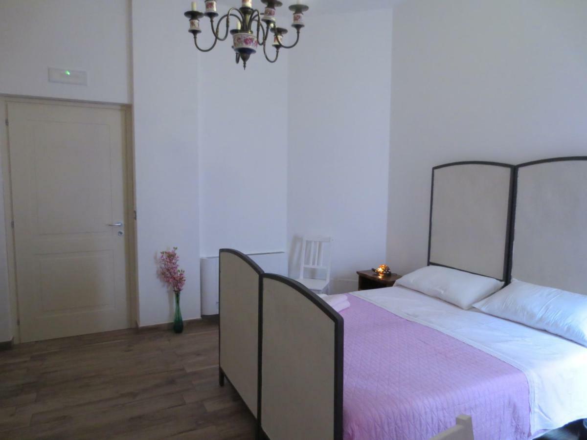 Vergilia Syracuse Bagian luar foto