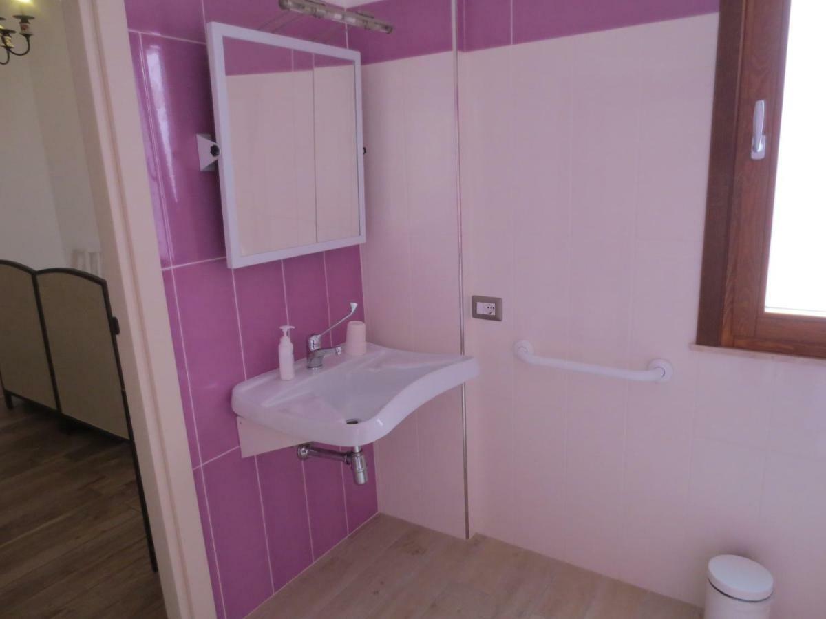 Vergilia Syracuse Bagian luar foto